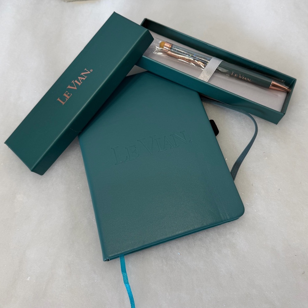 Authentic LeVian Collectible - Teal Notebook/Journal and Pen Set - NWOT